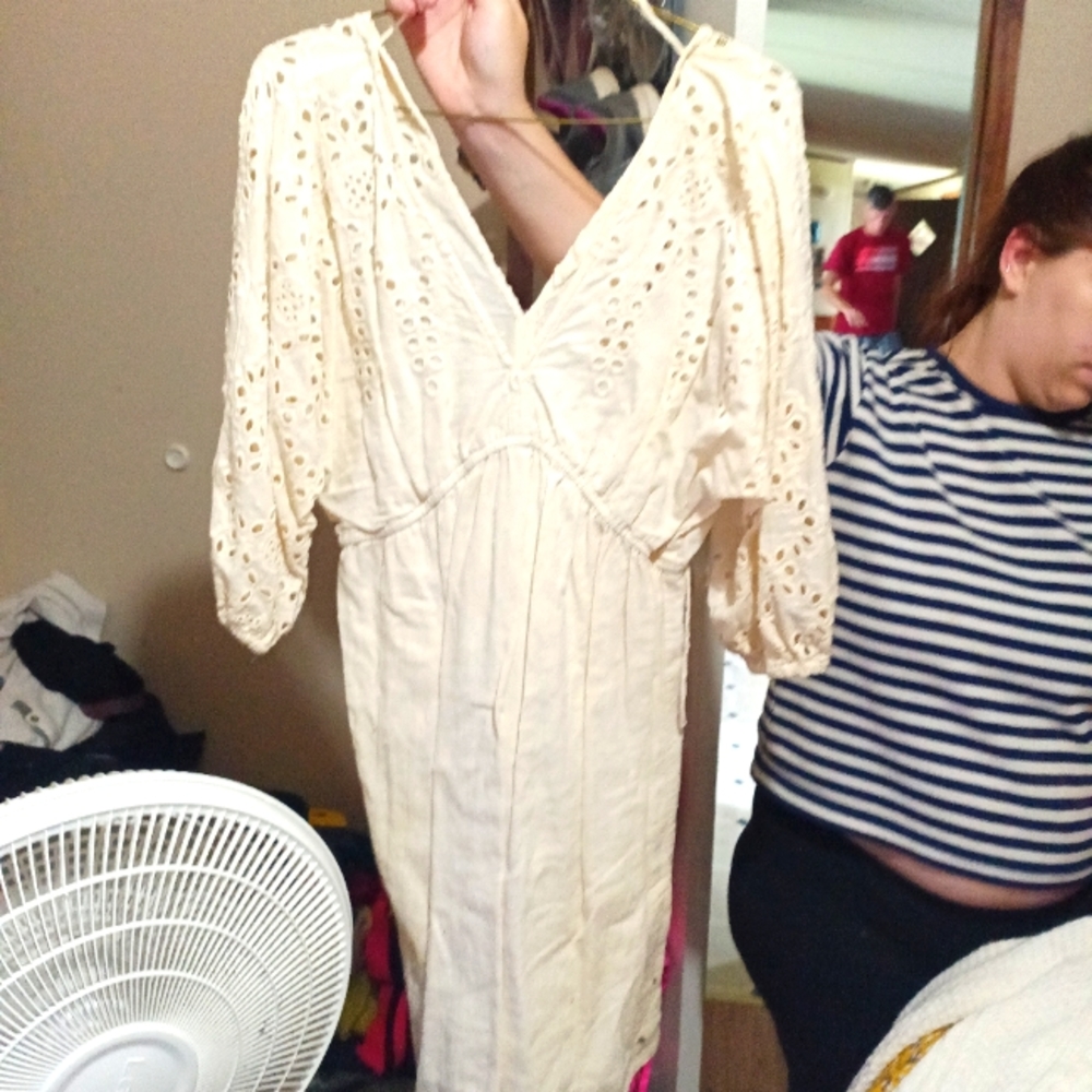 Medium white long sleeve dress